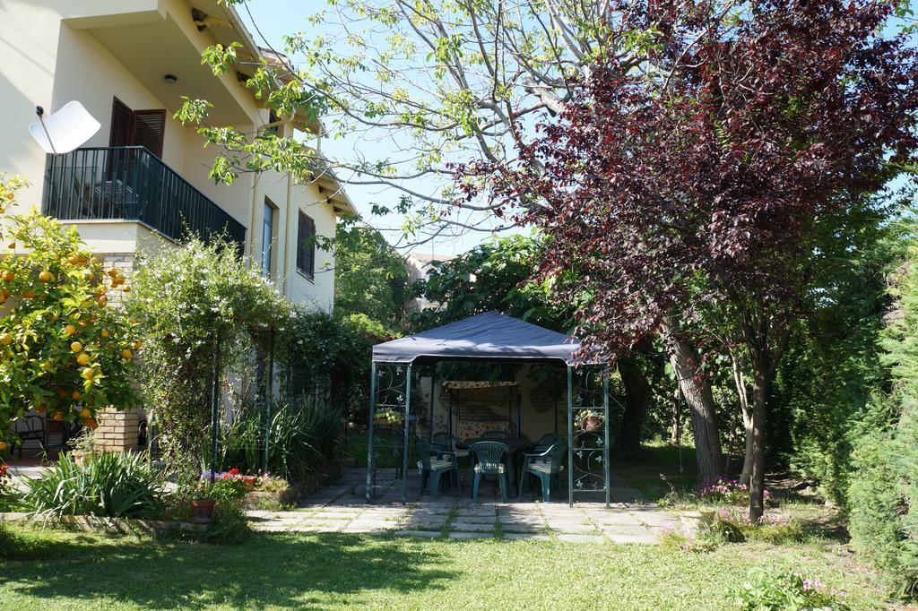 Il Giardino Bed & Breakfast Penne ภายนอก รูปภาพ